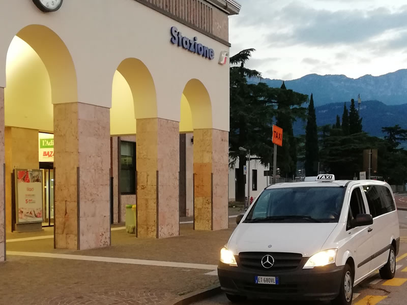 Minibus 8 posti Garda Trentino Taxi
